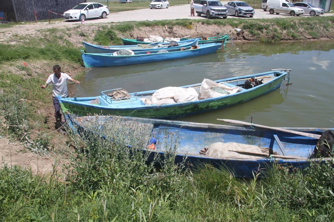 Beyşehir Gölü'nde balıkçıların beklediği gün, geldi çattı 3
